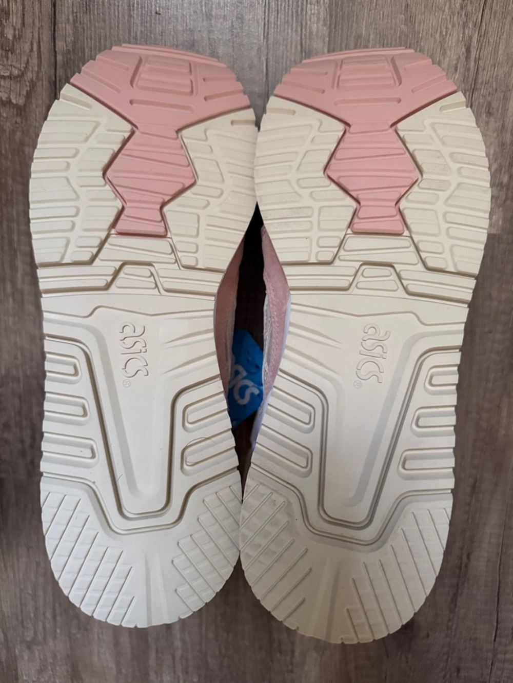 NIB ASICS Pink and Taupe Suede Gel-Lyte III Sneakers - Picture 4 of 5